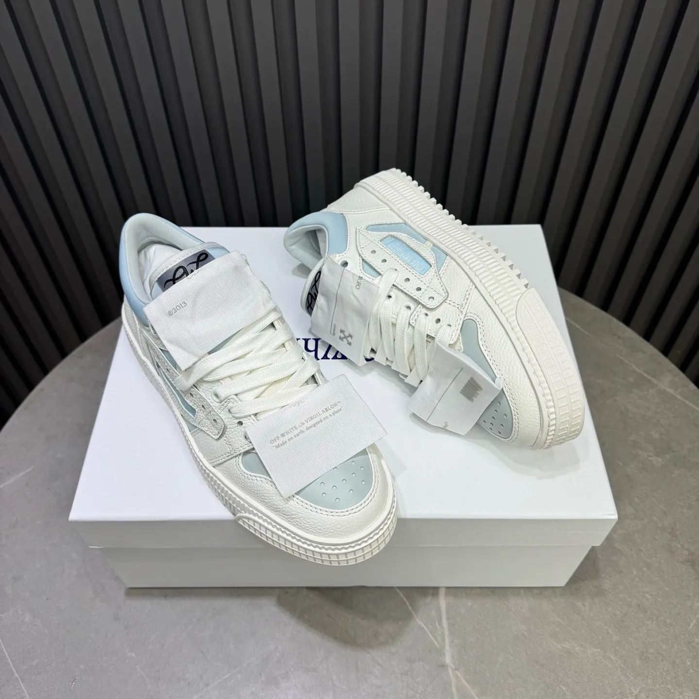 P760 OFF WHITE⚡️Couple model⚡️35-40 women’s model 39-46 men’s model
